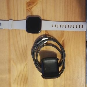Fitbit Versa 2